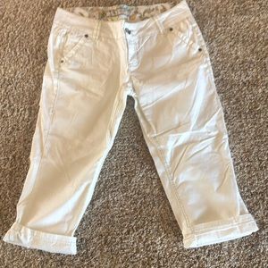 White BKE capris size 30. Gently worn